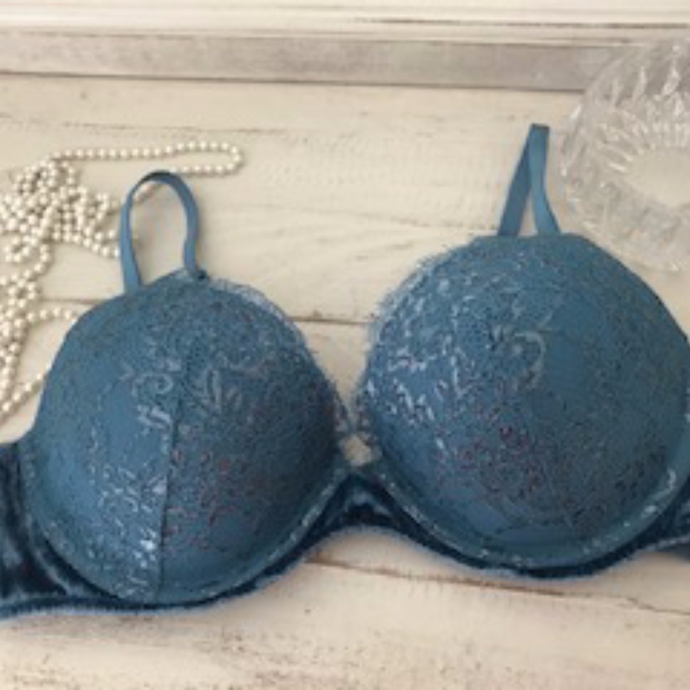 Victoria's Secret Very Sexy Push Up Bra 36B